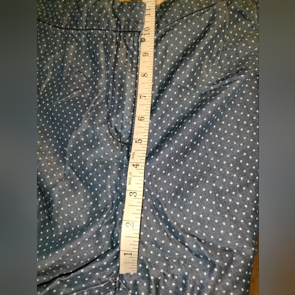 Chico's (Size 1.5/M/10) Chambray Denim Polka Dot Pattern Long Line Shorts - Picture 12 of 12